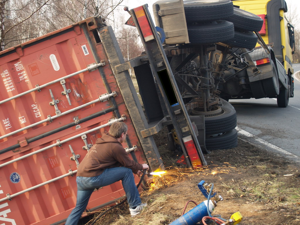 LKW verliert Container Koeln Niehler Ei P061.JPG